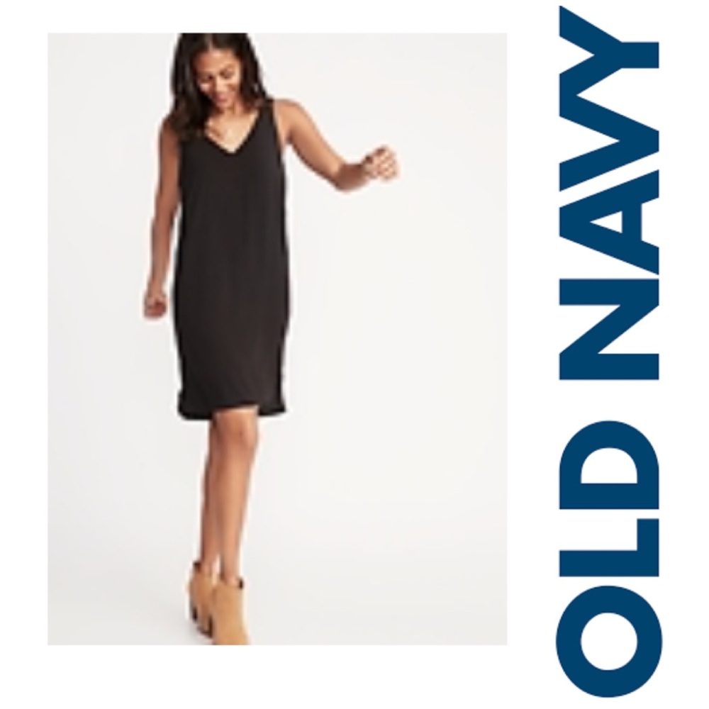 Like New! Sleeveless V-Neck Shift Dress